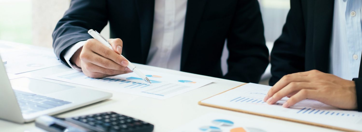 Young startup businessmen teamwork brainstorming meeting to discuss the new project investment.